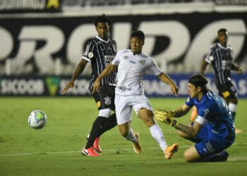 Santos e Corinthians duelaram no Brasileirão (Crédito: Ivan Storti / Santos FC / Fotos Públicas)