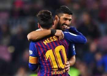 Suárez em ação com a camisa do Barcelona (Crédito: GettyImages)