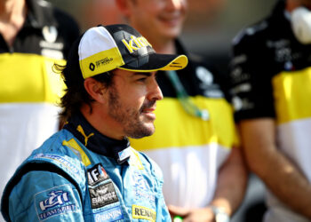 Fernando Alonso sofre acidente de bicicleta na Suíça (Crédito: GettyImages)