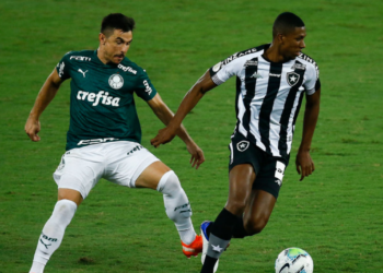 Kanu atuando pelo Botafogo (Crédito: GettyImages)