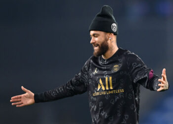 Neymar durante o aquecimento do PSG (Crédito: GettyImages)