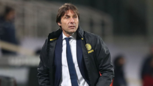 Antonio Conte comandando a Inter de Milão em campo (Crédito: GettyImages)