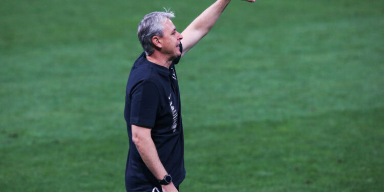 Tiago Nunes em campo quando ainda era treinador do Corinthians (Crédito: GettyImages)