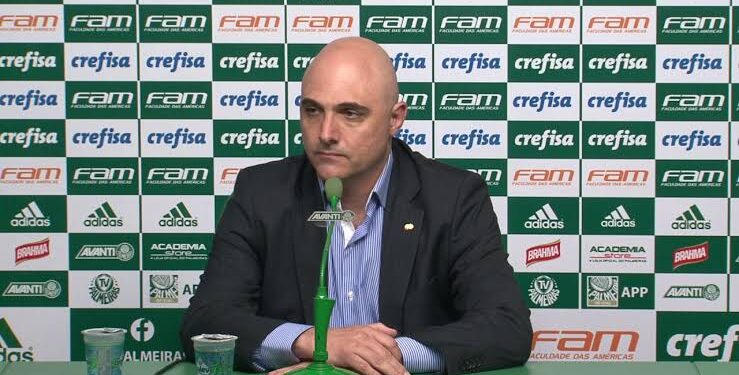 Maurício Galiotte, presidente do Palmeiras durante entrevista coletiva (Crédito: Transmissão TV Palmeiras)