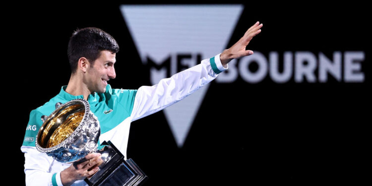 Novak Djokovic não sofreu maiores danos com o episódio (Crédito: GettyImages)