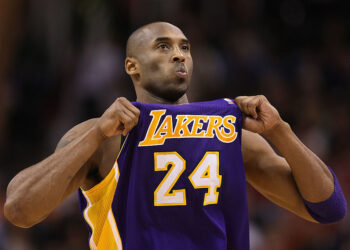 Kobe Bryant, astro da NBA e do Los Angeles Lakers em quadra (Crédito: GettyImages)