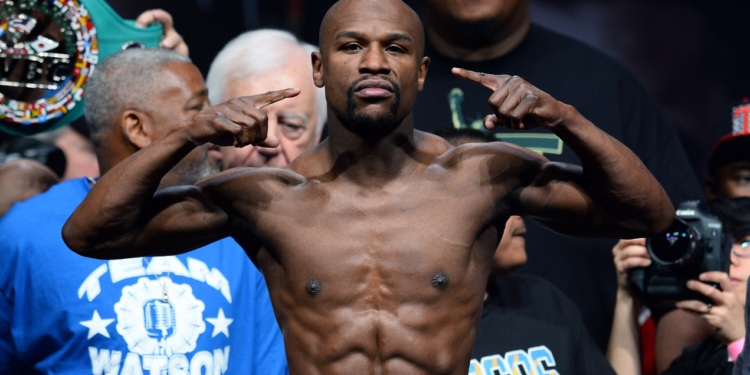Floyd Mayweather volta aos ringues depois de quase quatro anos de aposentadoria (Crédito: Getty Images)
