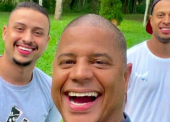 Marcelinho Carioca com seus filhos (Crédito: Reprodução/Instagram)