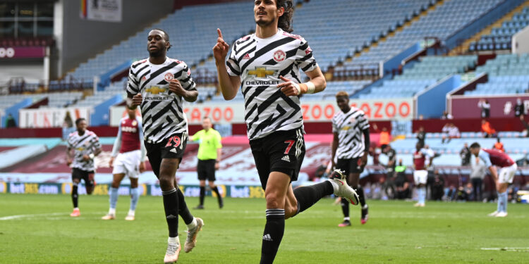 Cavani comemorando gol pelo Manchester United (Crédito: Getty Images)