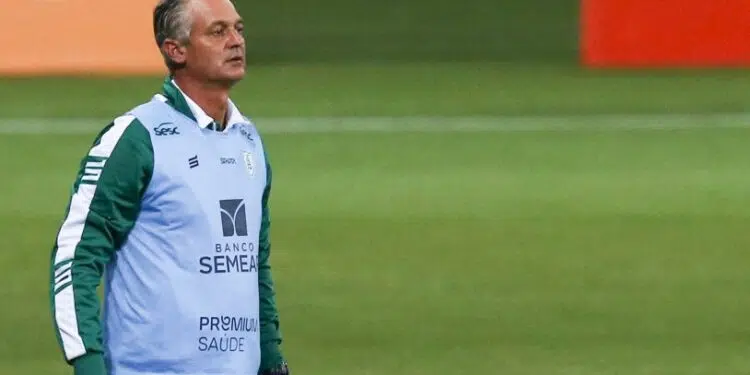 Lisca decidiu recusar a proposta do Santos (Crédito: GettyImages)