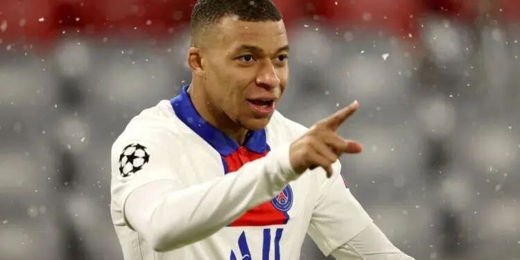 Mbappé teria imposto duas condições para renovar com o PSG (Crédito: GettyImages)