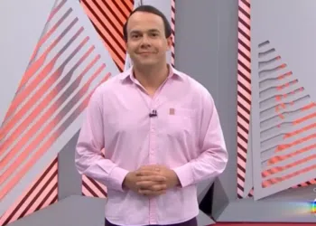 Apresentador do ‘Globo Esporte PE’ homenageia Gil do Vigor após eliminação (Crédito: Transmissão/ TV Globo)