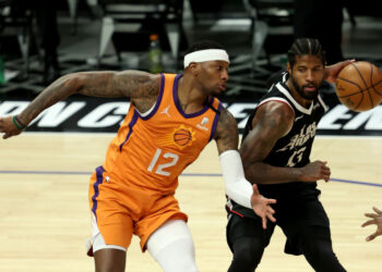 Clippers vencem Suns e diminuem desvantagem na série (Crédito: GettyImages)