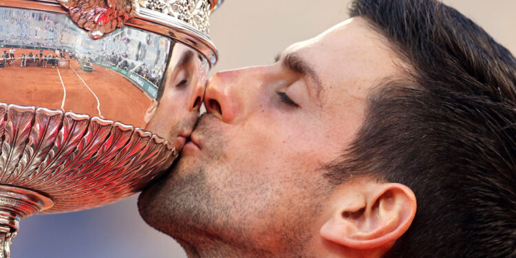 Campeão de Roland Garros, Djokovic está a um Grand Slam de igualar recorde de Nadal e Federer (Crédito: GettyImages)