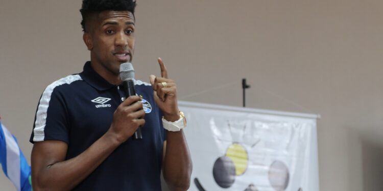 Cortez tem contrato até o final do ano com o Grêmio (Crédito: Jessica Maldonado / Grêmio FBPA / Flickr)