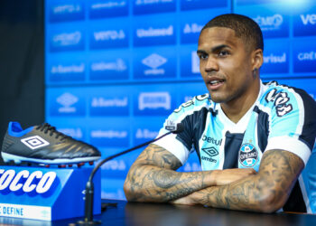 Douglas Costa está de volta ao Grêmio (Crédito: Lucas Uebel / Grêmio FBPA / Flickr)