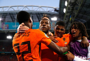 Wijnaldum, da Holanda, pede proteção da Uefa em caso de atos racistas na Euro (Crédito: GettyImages)