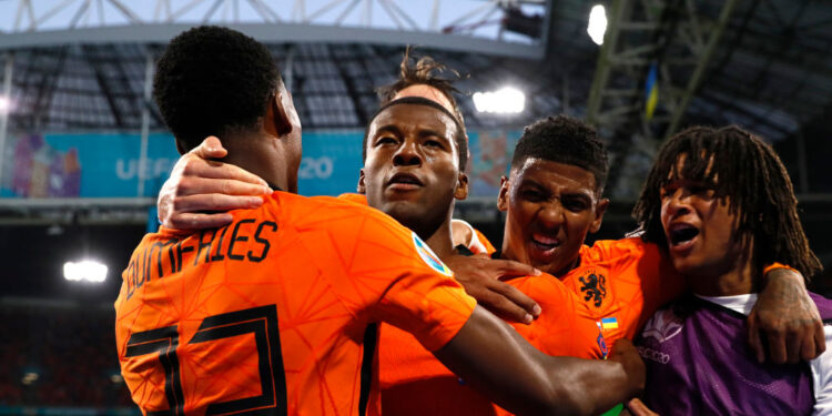 Wijnaldum, da Holanda, pede proteção da Uefa em caso de atos racistas na Euro (Crédito: GettyImages)
