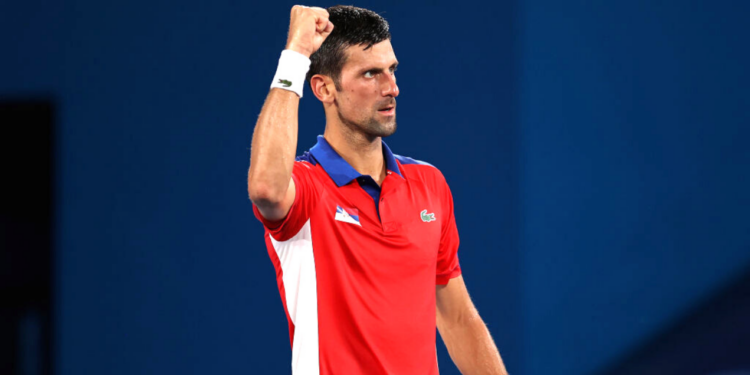 Djokovic comemorando a vitória diante de Nishikori nas Olimpíadas (Crédito: GettyImages)
