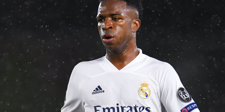 Vinícius Jr pode ser o grande nome do Real Madrid e Carlo Ancelotti conta com o atacante (Crédito: GettyImages)