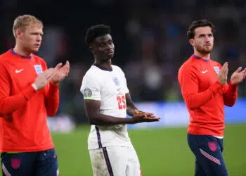 Saka, do Arsenal e da Seleção Inglesa, recebeu ataques racista após final da Eurocopa (Crédito: GettyImages)