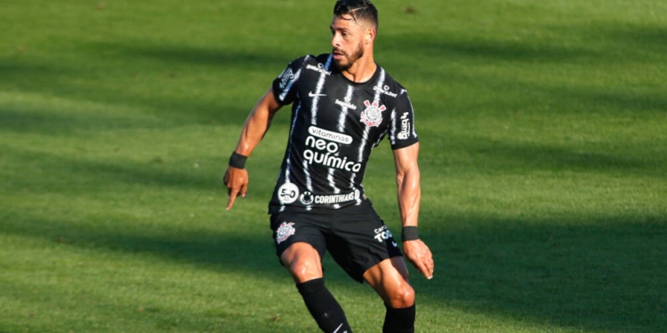 Giuliano com a camisa do Corinthians em campo pelo clube (Crédito: GettyImages)