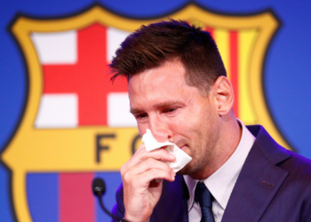 Messi vai às lágrimas em despedida do Barcelona (Crédito: Getty Images)