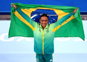Galvão Bueno leva internet a loucura com torcida por Rebeca Andrade nas Olimpíadas (Crédito: GettyImages)