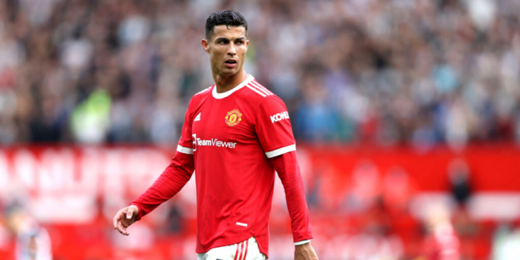 Cristiano Ronaldo com a camisa do Manchester United no Old Trafford (Crédito: GettyImages)