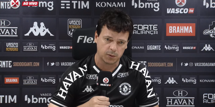 Diniz exalta vitória do Vasco na Série B: “Aumenta a nossa confiança” (Crédito: YouTube)