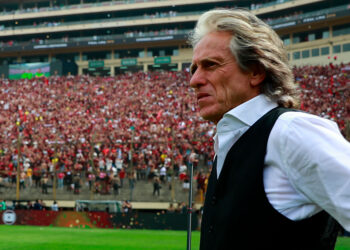 Sob o comando de Jorge Jesus, Benfica superou o Barcelona (Crédito: GettyImages)