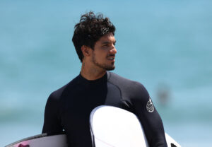 Medina comenta expectativa pelo tricampeonato mundial e projeta final brasileira: “Surfistas de alto nível” (Crédito: GettyImages)