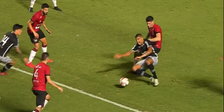 Vasco e Brasil de Pelotas duelaram no Brasileirão da Série B (Crédito: Transmissão Premiere- 03/09/2021)