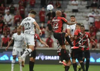 Athletico-PR e Santos duelaram no Campeonato Brasileiro (Crédito: Ivan Storti / Santos FC / Flickr)
