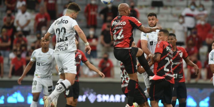Athletico-PR e Santos duelaram no Campeonato Brasileiro (Crédito: Ivan Storti / Santos FC / Flickr)