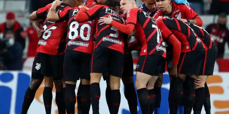 Alberton Valentim acredita na classificação do Athletico-PR contra o Flamengo na Copa do Brasil (Crédito: GettyImages)