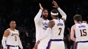 Los Angeles Lakers conquista sua primeira vitória na temporada, contra o Memphis Grizzlies (Crédito: Getty Images)