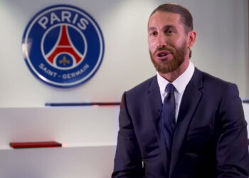 Sergio Ramos segue sem atuar com a camisa do PSG (Crédito: Reprodução / OneFootball / PSG TV)