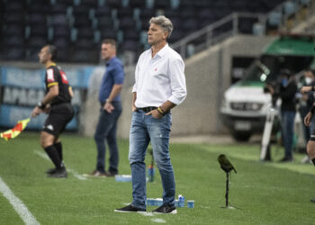 Renato Gaúcho foi questionado sobre possível alívio para o Grêmio contra o Flamengo (Crédito: Alexandre Vidal/Flamengo)