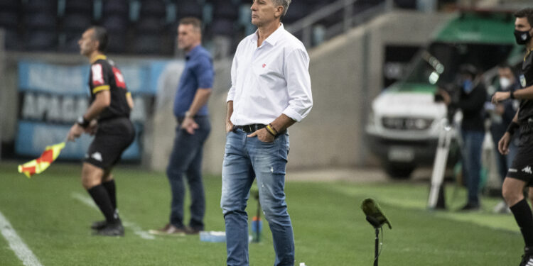 Renato Gaúcho foi questionado sobre possível alívio para o Grêmio contra o Flamengo (Crédito: Alexandre Vidal/Flamengo)