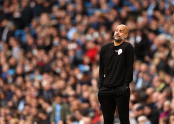 Guardiola surpreendeu o PSG com a escalação do Manchester City (Crédito: GettyImages)
