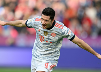 Lewandowski avalia disputa pelo prêmio Bola de Ouro com Messi e Cristiano Ronaldo: “Também posso estar nesse nível” (Crédito: GettyImages)