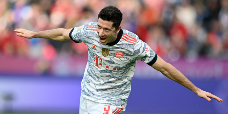 Lewandowski avalia disputa pelo prêmio Bola de Ouro com Messi e Cristiano Ronaldo: “Também posso estar nesse nível” (Crédito: GettyImages)