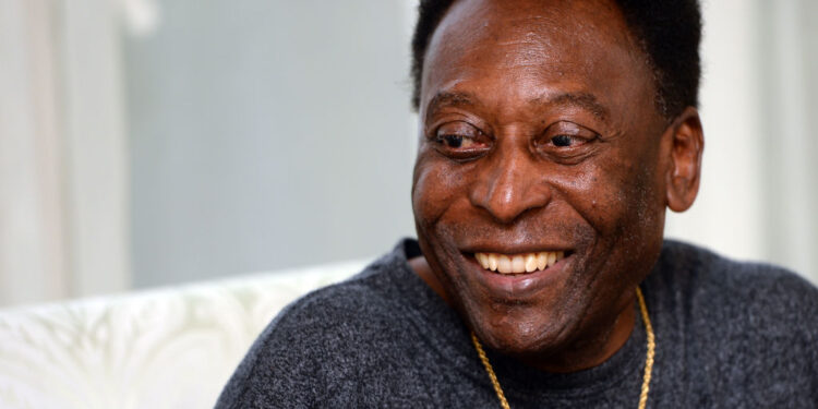 Pelé faz homenagem para o piloto Lewis Hamilton (Crédito: GettyImages)