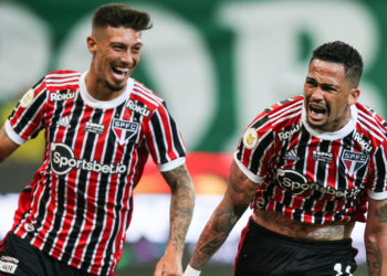 São Paulo reduz risco de rebaixamento mesmo sem entrar em campo (Crédito: Getty Images)