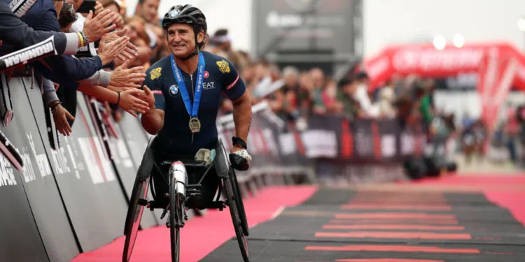 Alex Zanardi deixa hospital após um ano e meio internado (Crédito: GettyImages)