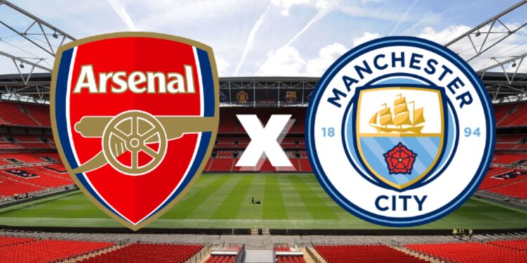 Emblemas de Arsenal e Manchester City (Crédito: Getty Images / Divulgação)