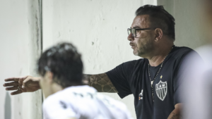 Antonio Mohamed ainda não fez nenhum pedido especial sobre a chegada de reforços ao Atlético-MG (Crédito: Pedro Souza/Atlético Mineiro)