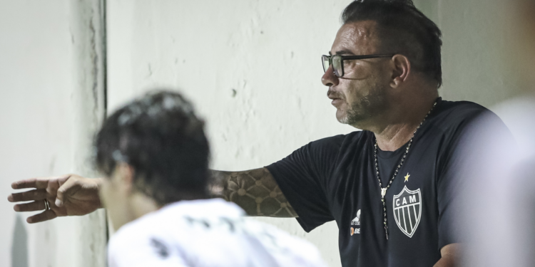 Antonio Mohamed ainda não fez nenhum pedido especial sobre a chegada de reforços ao Atlético-MG (Crédito: Pedro Souza/Atlético Mineiro)