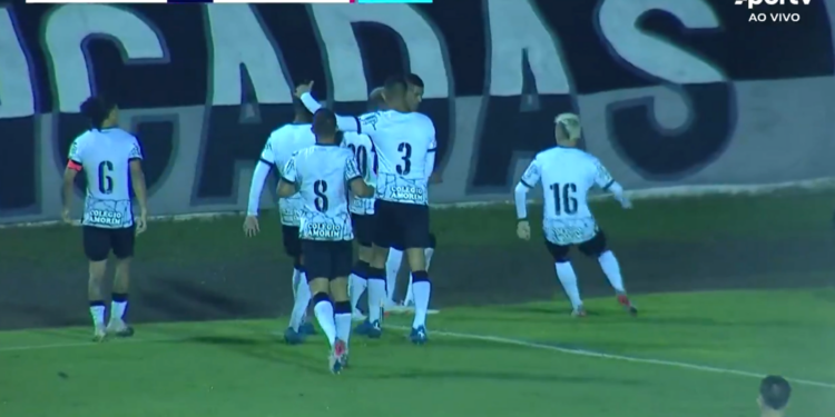 Jogadores do Corinthians comemorando o gol diante do Ituano pela Copinha (Crédito: Transmissão SporTV)